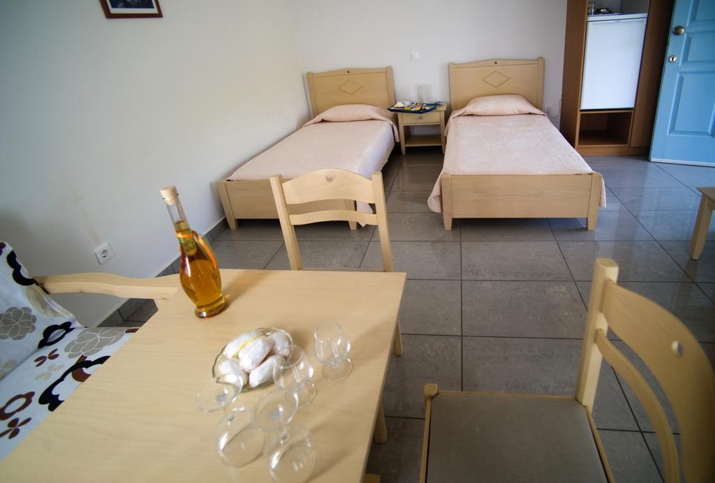 Aiolos Hotel Ménites Esterno foto