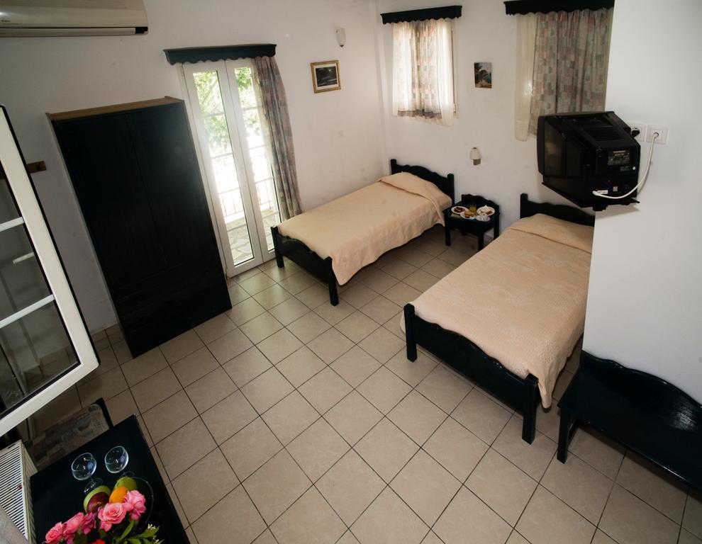 Aiolos Hotel Ménites Esterno foto