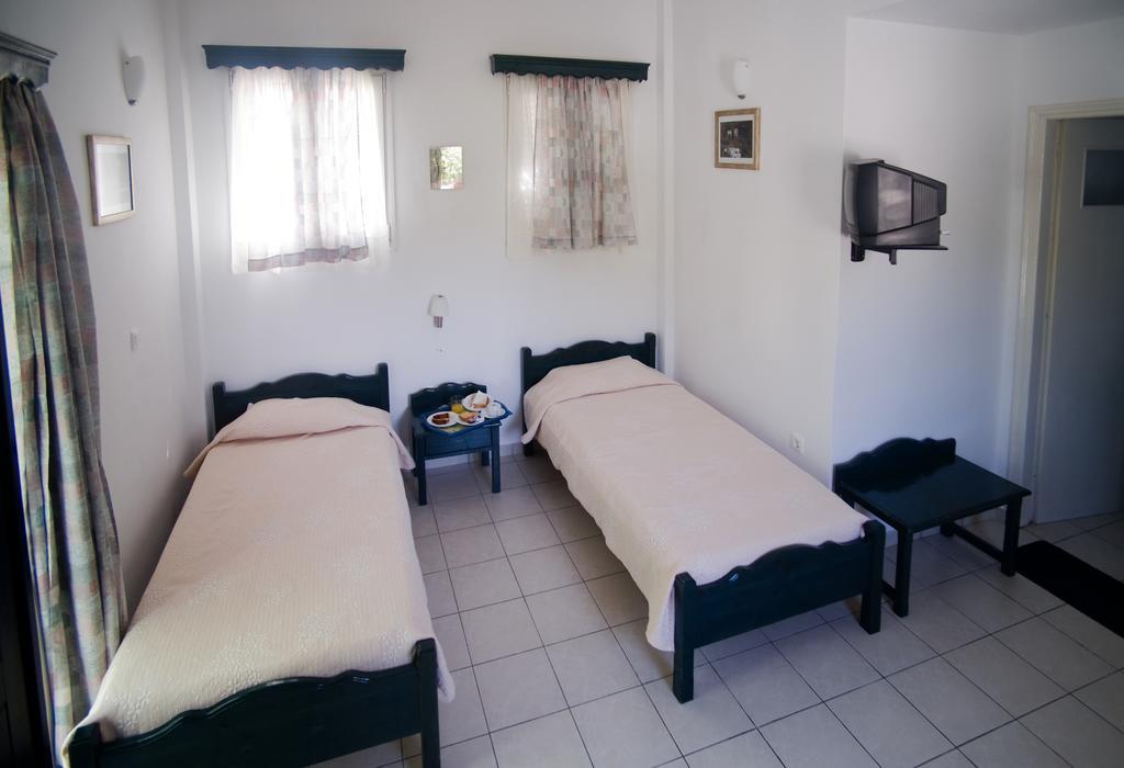 Aiolos Hotel Ménites Esterno foto