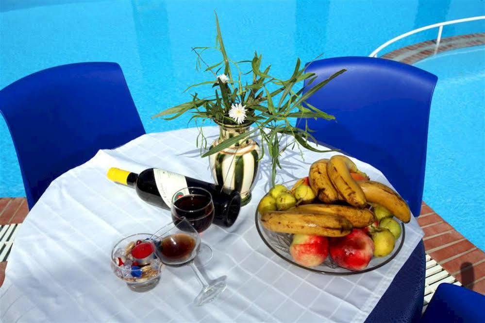 Aiolos Hotel Ménites Esterno foto